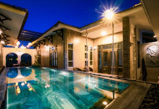 Hello Villa & Spa Hotel Overview