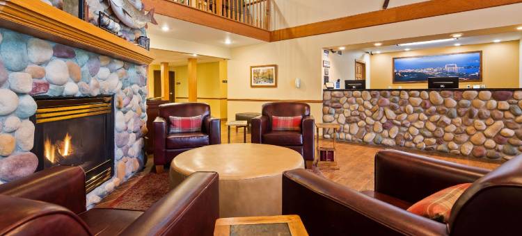 神灵山附近德卢斯套房酒店(Duluth Inn & Suites Near Spirit Mountain)图片