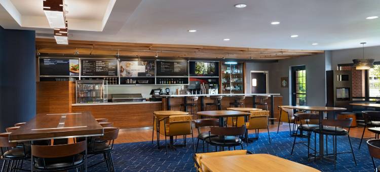 奥马哈阿克萨本村万怡酒店(Courtyard Omaha Aksarben Village)图片