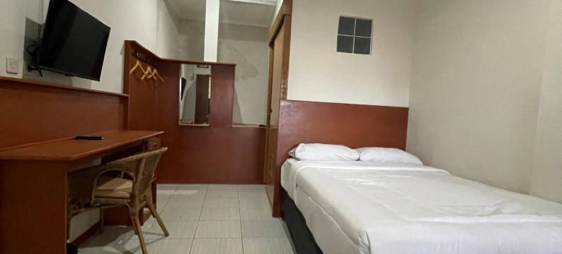 鲁玛伊斯兰及科兰雷南布根维尔旅馆(Rumah Syariah & Kolam Renang Bugenville Guesthouse)图片