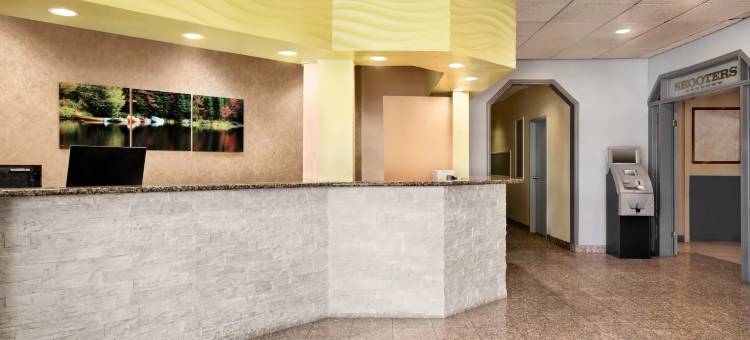 圣埃莱德贝格戴斯酒店(Days Inn by Wyndham Ste. Helene-De-Bagot)图片