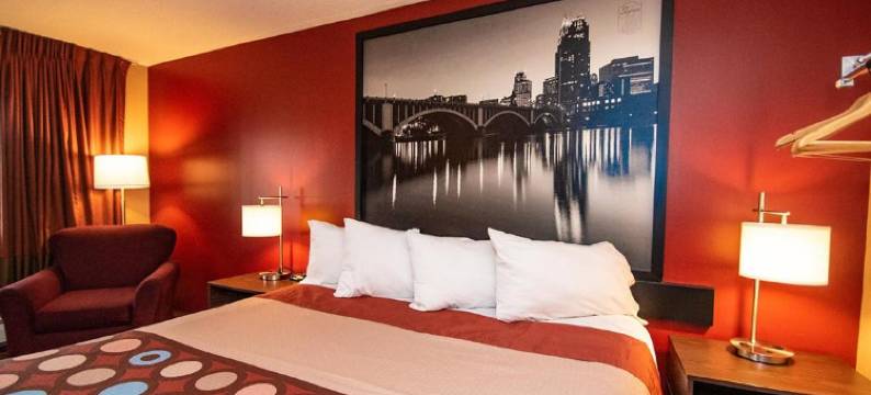 布鲁克林中心速8酒店(Super 8 by Wyndham Brooklyn Center/Mpls)图片