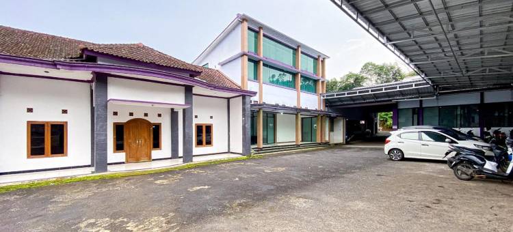 Hotel Tirta Jadi at Karangkobar Banjarnegara Mitra RedDoorz图片