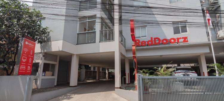 红多兹Plus酒店-达戈波乔克3号(RedDoorz Plus @ Dago Pojok 3)图片