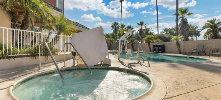 欧申赛德市-彭德尔顿营舒适套房酒店(Comfort Suites Oceanside Camp Pendleton Area)图片