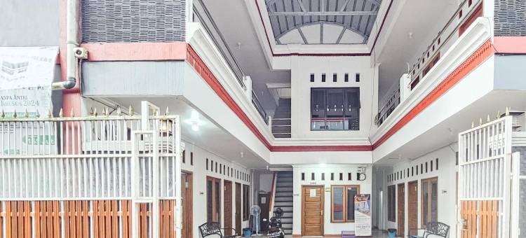 苏加武眉市红多兹酒店Citimall伊斯兰教法(RedDoorz Syariah Near Citimall Sukabumi)图片