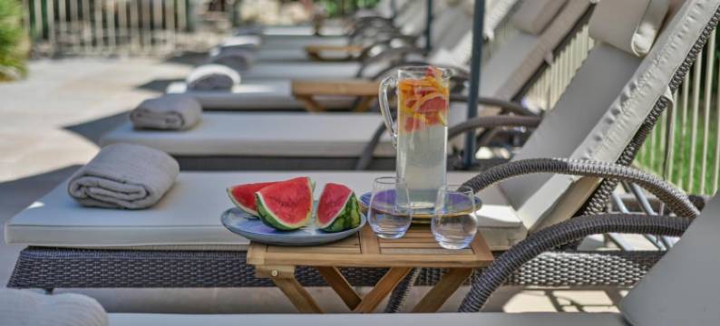 塔拉德尔城堡(Château de Taradel)图片