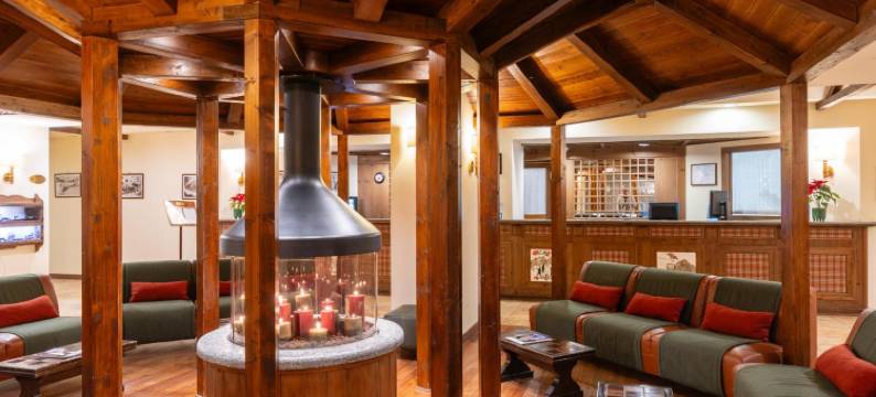 阿拉斯加科尔蒂纳酒店(Hotel Alaska Cortina)图片