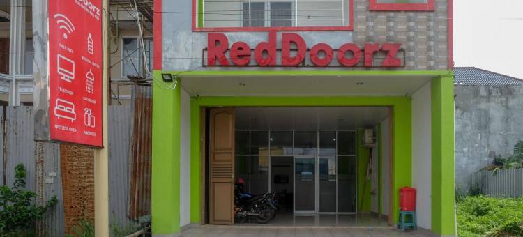 RedDoorz 在Solo的Hartono购物中心附近(RedDoorz Near Hartono Mall Solo)图片