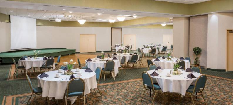 南派恩斯派恩赫斯特温德姆戴斯酒店及会议中心(Days Inn & Conf Center by Wyndham Southern Pines Pinehurst)图片