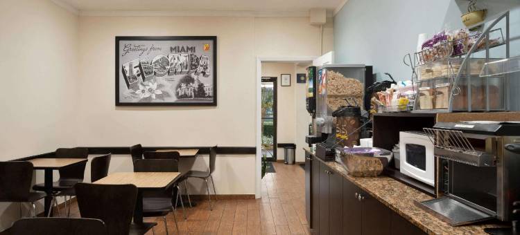 佛罗里达市霍姆斯特德大沼泽地速 8 酒店(Super 8 by Wyndham, Florida City/Homestead/Everglades)图片