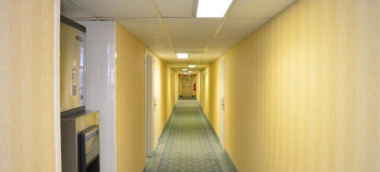 本顿维尔温德姆速8酒店(Super 8 by Wyndham Bentonville)图片