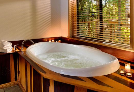 Sharlynn by the River Hotel Overview