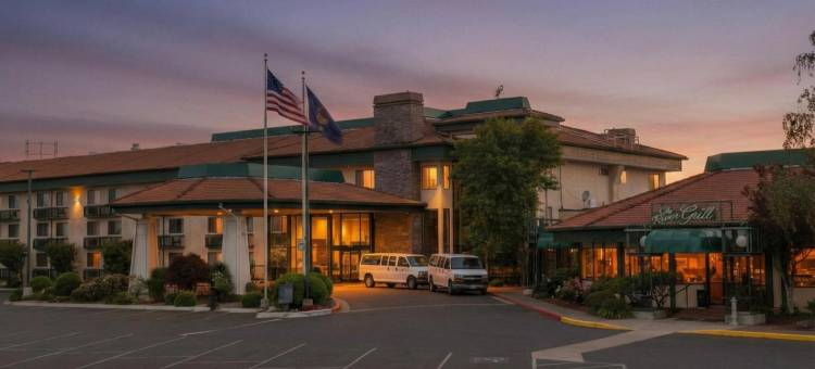 红狮罗格摄政梅德福机场酒店(Red Lion Hotel Rogue Regency Medford Airport)图片