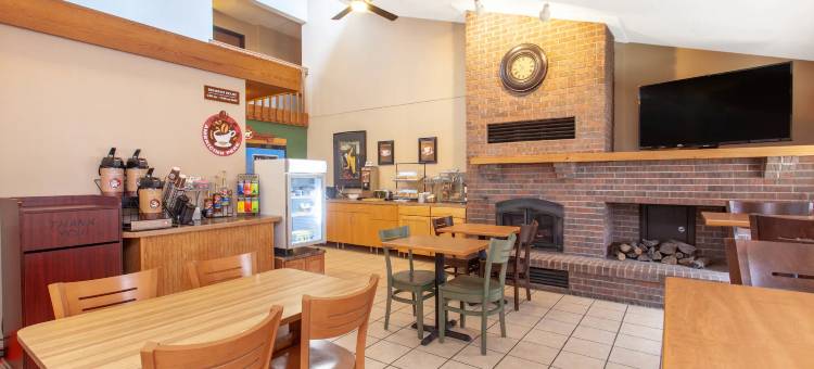 威尔马温德姆美吟温德姆酒店(AmericInn by Wyndham Willmar)图片