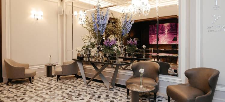 Cosmos Selection Saint-Petersburg Italyanskaya图片