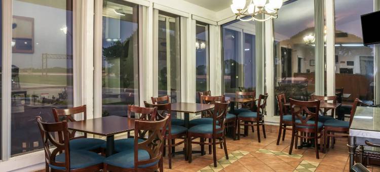 圣马科斯温德姆速8酒店(Super 8 by Wyndham San Marcos)图片