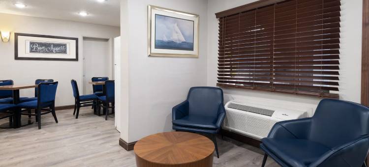 科科莫温德姆戴斯套房酒店(Days Inn & Suites by Wyndham Kokomo)图片