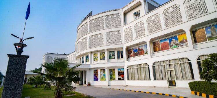 白屋乡村旅馆(White House Country Inn By ShriGo Hotels)图片