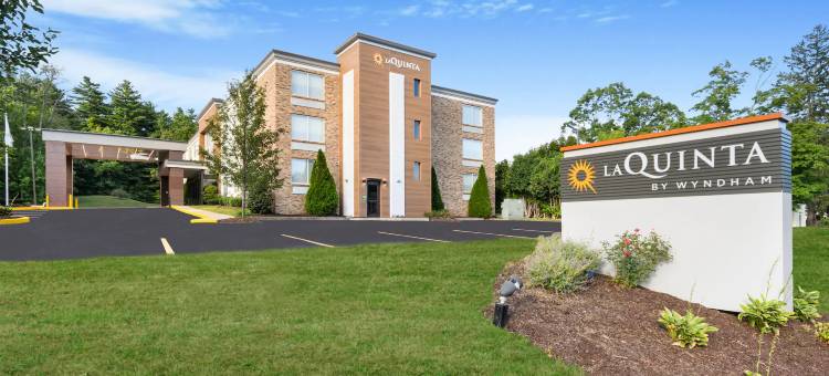 斯特布里奇拉昆塔温德姆套房酒店(La Quinta Inn & Suites by Wyndham Sturbridge)图片