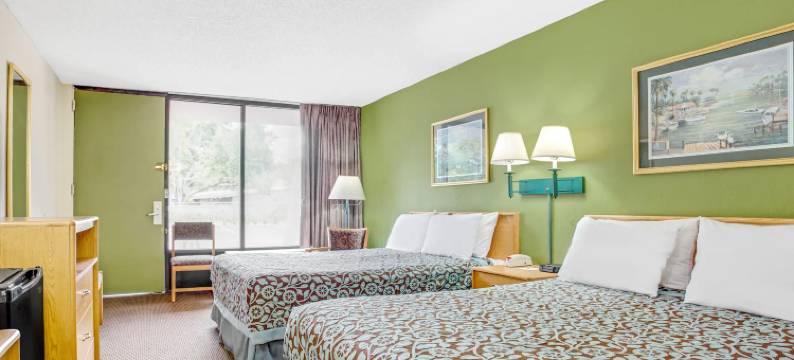 布雷登顿戴斯酒店-近海湾(Days Inn by Wyndham Bradenton - Near the Gulf)图片