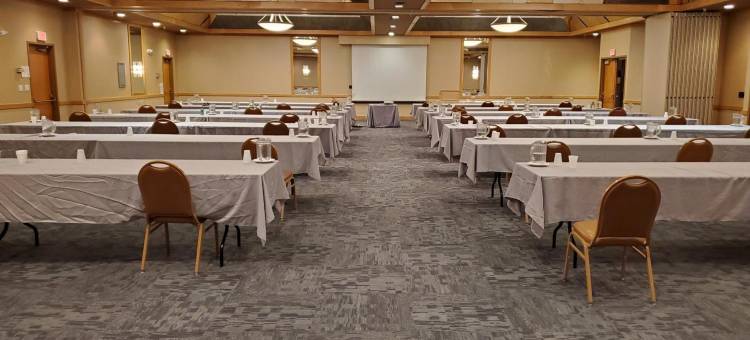 休伦湖活动中心十字路酒店(Crossroads Hotel and Huron Event Center)图片