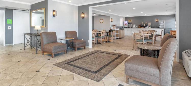 克利夫兰独立城拉昆塔温德姆酒店(La Quinta Inn by Wyndham Cleveland Independence)图片