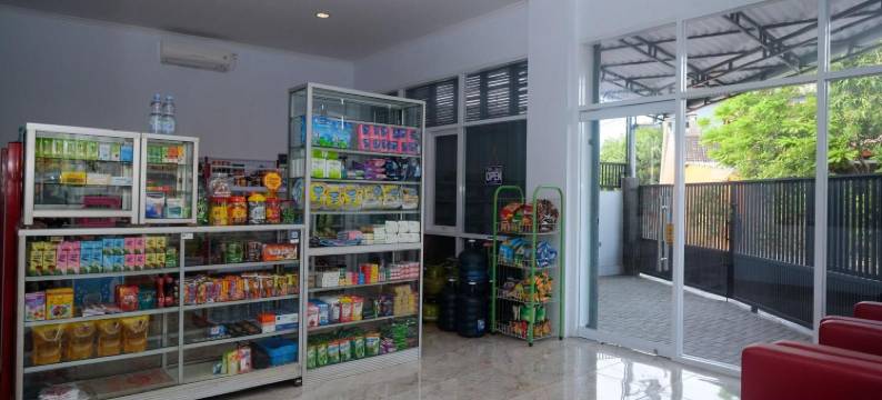 RedDoorz Syariah Near Transmart Pabelan Solo图片