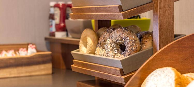 鲁顿提斯特尔快捷酒店(Thistle Express London Luton)图片