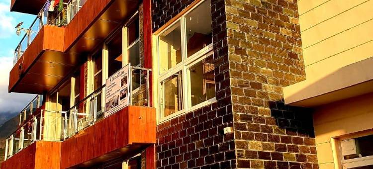 宁静套房酒店(Serene Suites)图片