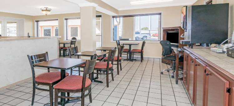 坦佩尔南布鲁斯将军温德姆速 8 酒店(Super 8 by Wyndham Temple S. General Bruce)图片