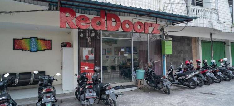 泗水梅詹宋科诺红多兹酒店(RedDoorz at Mayjen Sungkono Surabaya)图片