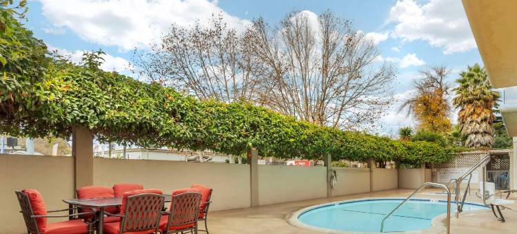 机场广场贝斯特韦斯特优质酒店(Best Western Plus Airport Plaza)图片