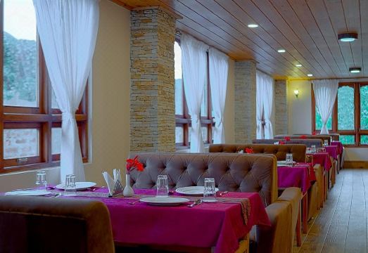 Amani Pelling Hotel Overview