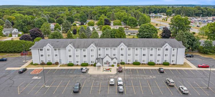 麦尼斯蒂麦客达套房酒店(Microtel Inn & Suites by Wyndham Manistee)图片