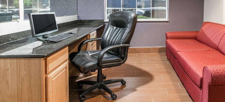 俄克拉何马市机场温德姆麦客达套房酒店(Microtel Inn & Suites by Wyndham Oklahoma City Airport)图片