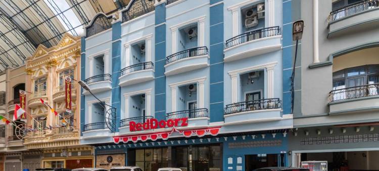 红多兹Plus酒店-近先达罗摩衍那(RedDoorz Plus Near Ramayana Pematangsiantar)图片