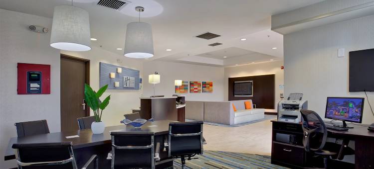 希尔顿欢朋酒店-科斯塔梅萨纽波特海滩(Hampton Inn by Hilton Costa Mesa Newport Beach)图片