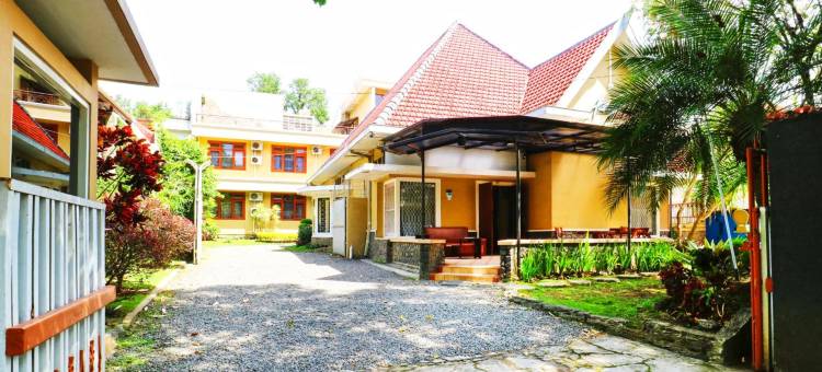 红多兹Plus酒店-近布拉维加亚博物馆(RedDoorz Plus Near Brawijaya Museum)图片