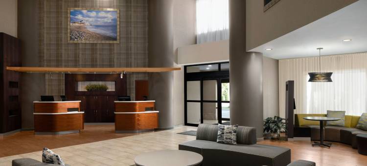 长岛麦克阿瑟机场万怡酒店(Courtyard Long Island MacArthur Airport)图片