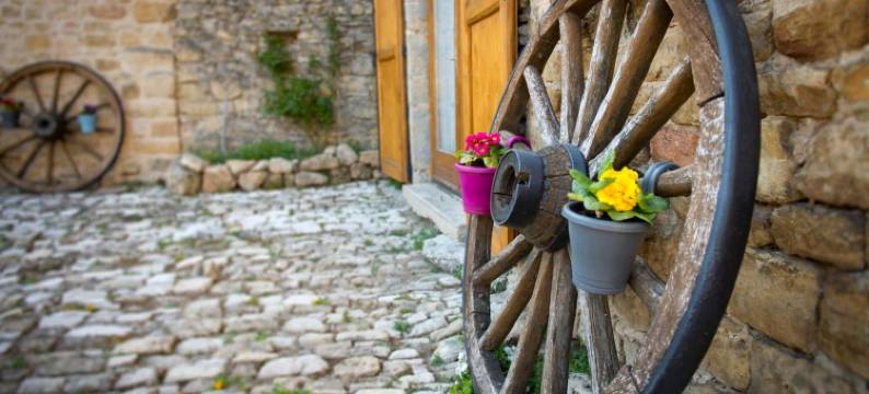 多曼斯和喷泉民宿(Chambres d'hôtes Entre Dolmens et Fontaines)图片