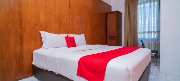 瑞德多兹加 @ 苏里亚索罗酒店(RedDoorz Plus at Hotel Surya Solo)图片