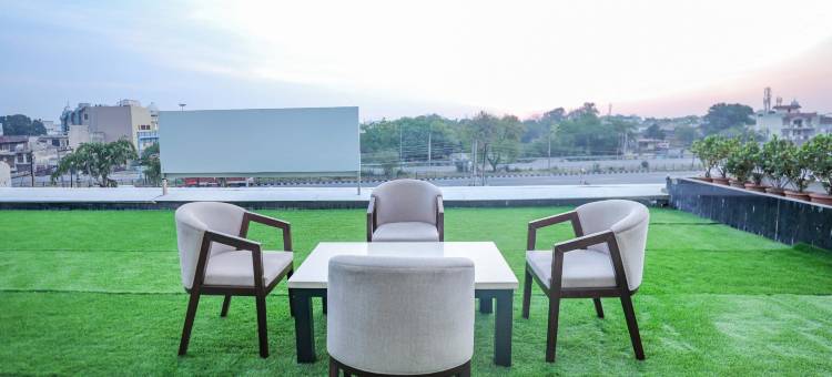 由皇家兰花酒店有限公司经营的雷杰塔普哈瓦拉酒店(Regenta Place Phagwara by Royal Orchid Hotels Limited)图片