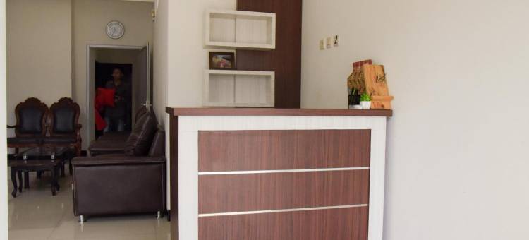 红多兹酒店-近格尔萨特里亚普沃科托(RedDoorz Near Gor Satria Purwokerto)图片