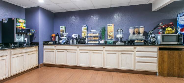 俄克拉何马市机场温德姆麦客达套房酒店(Microtel Inn & Suites by Wyndham Oklahoma City Airport)图片