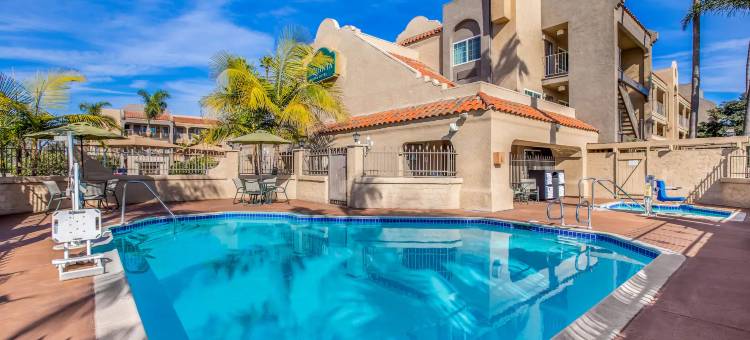 卡尔斯巴德乐高乐园拉昆塔温德姆套房酒店(La Quinta Inn & Suites by Wyndham Carlsbad - Legoland Area)图片
