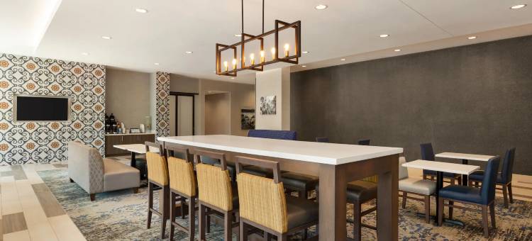 岩石丘拉昆塔温德姆套房酒店(La Quinta Inn & Suites by Wyndham Rock Hill)图片