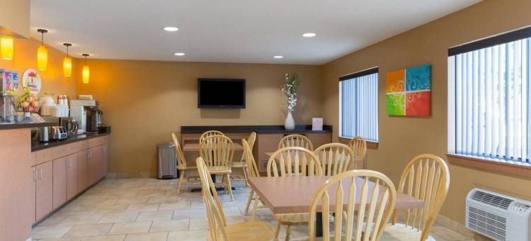 拉德克利夫诺克斯堡地区温德姆速8酒店(Super 8 by Wyndham Radcliff Ft. Knox Area)图片