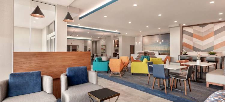 不伦瑞克金岛拉昆塔温德姆套房酒店(La Quinta Inn & Suites by Wyndham Brunswick/Golden Isles)图片