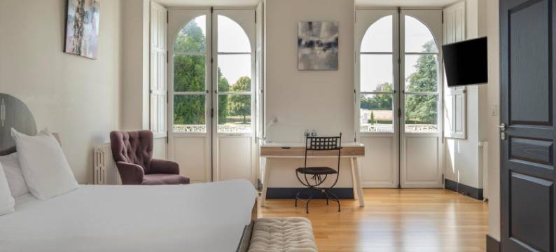 伯恩布里扬松城堡原生驿站酒店(Chateau de Briançon)图片